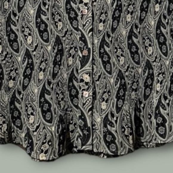 Essentials by Milano Black & Green Tones Leaf/Floral Print l/s Top sz S - Picture 8 of 15